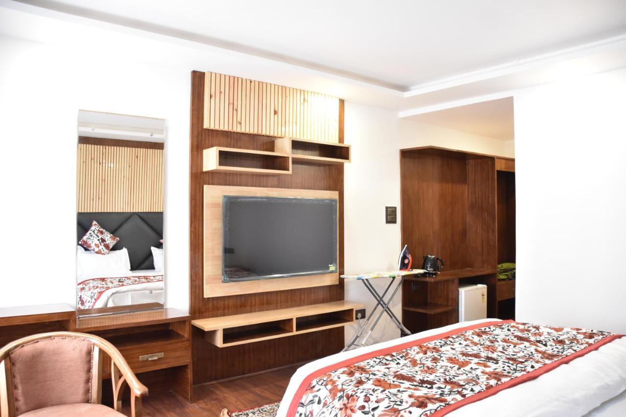 Hotel Lidder Palace Pahalgam Luaran gambar