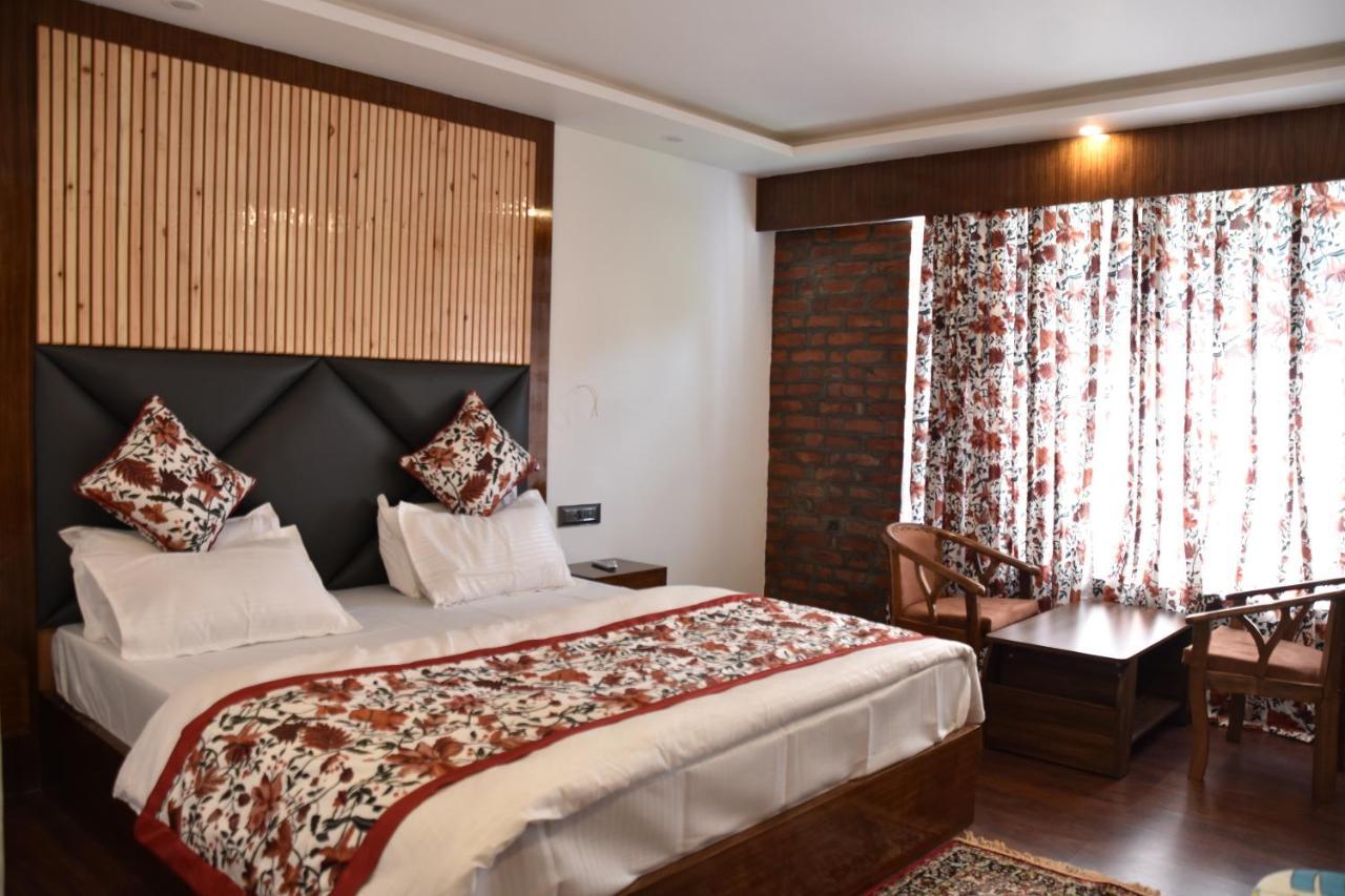 Hotel Lidder Palace Pahalgam Luaran gambar