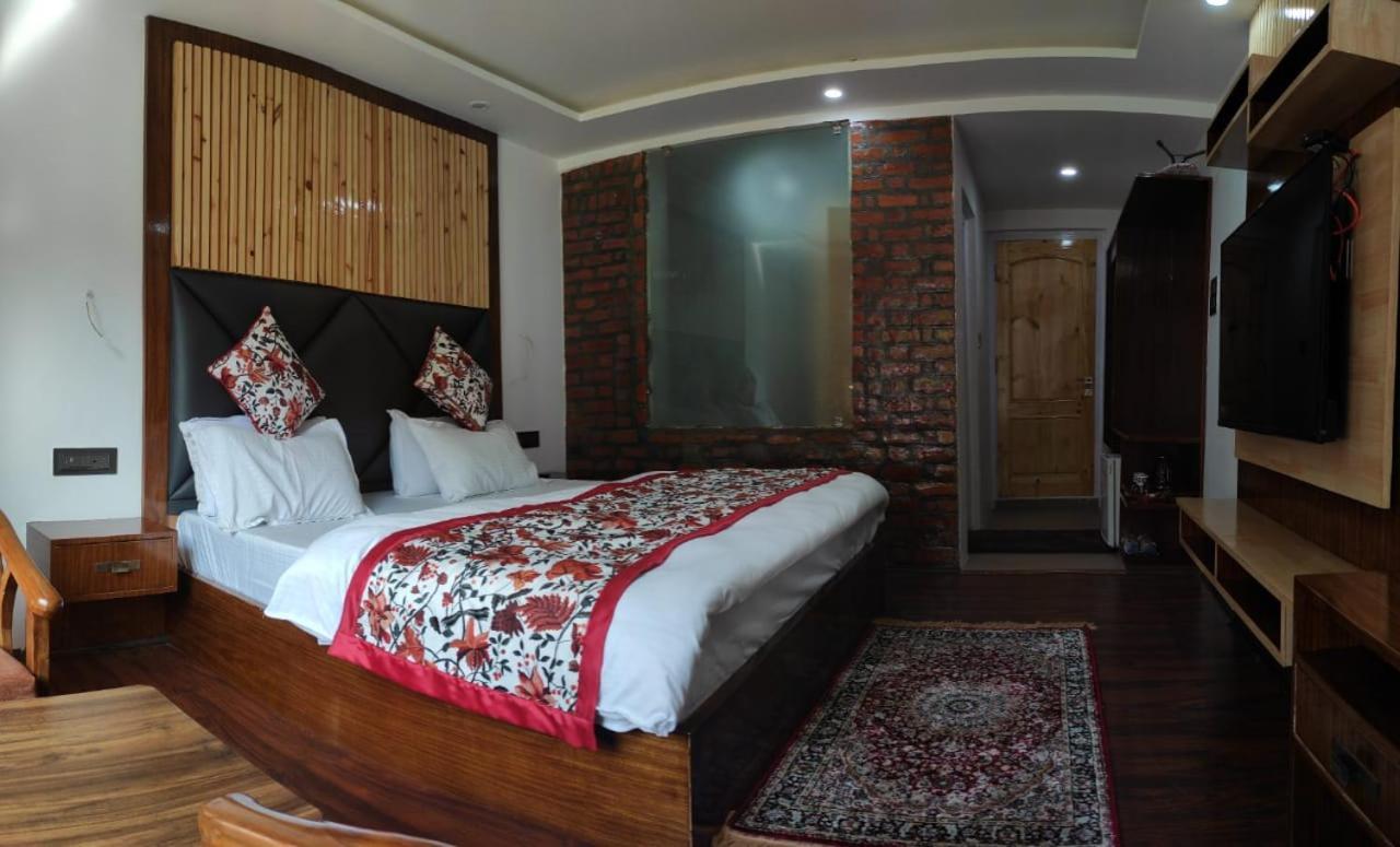 Hotel Lidder Palace Pahalgam Luaran gambar