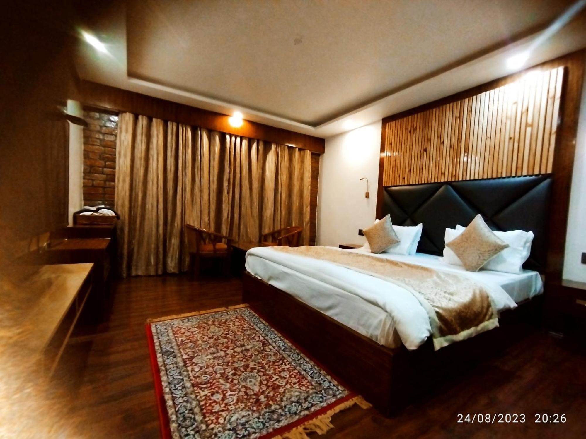 Hotel Lidder Palace Pahalgam Luaran gambar