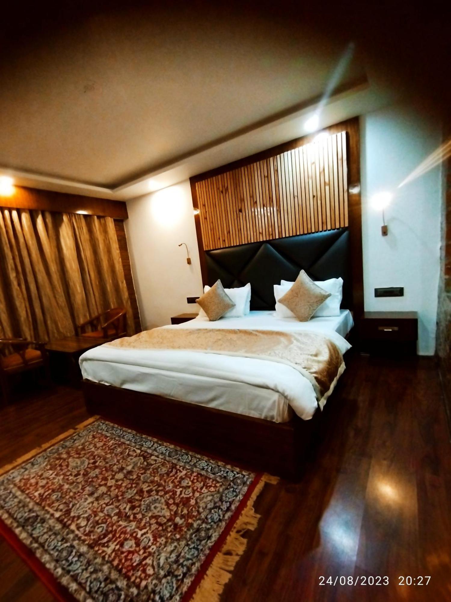 Hotel Lidder Palace Pahalgam Luaran gambar