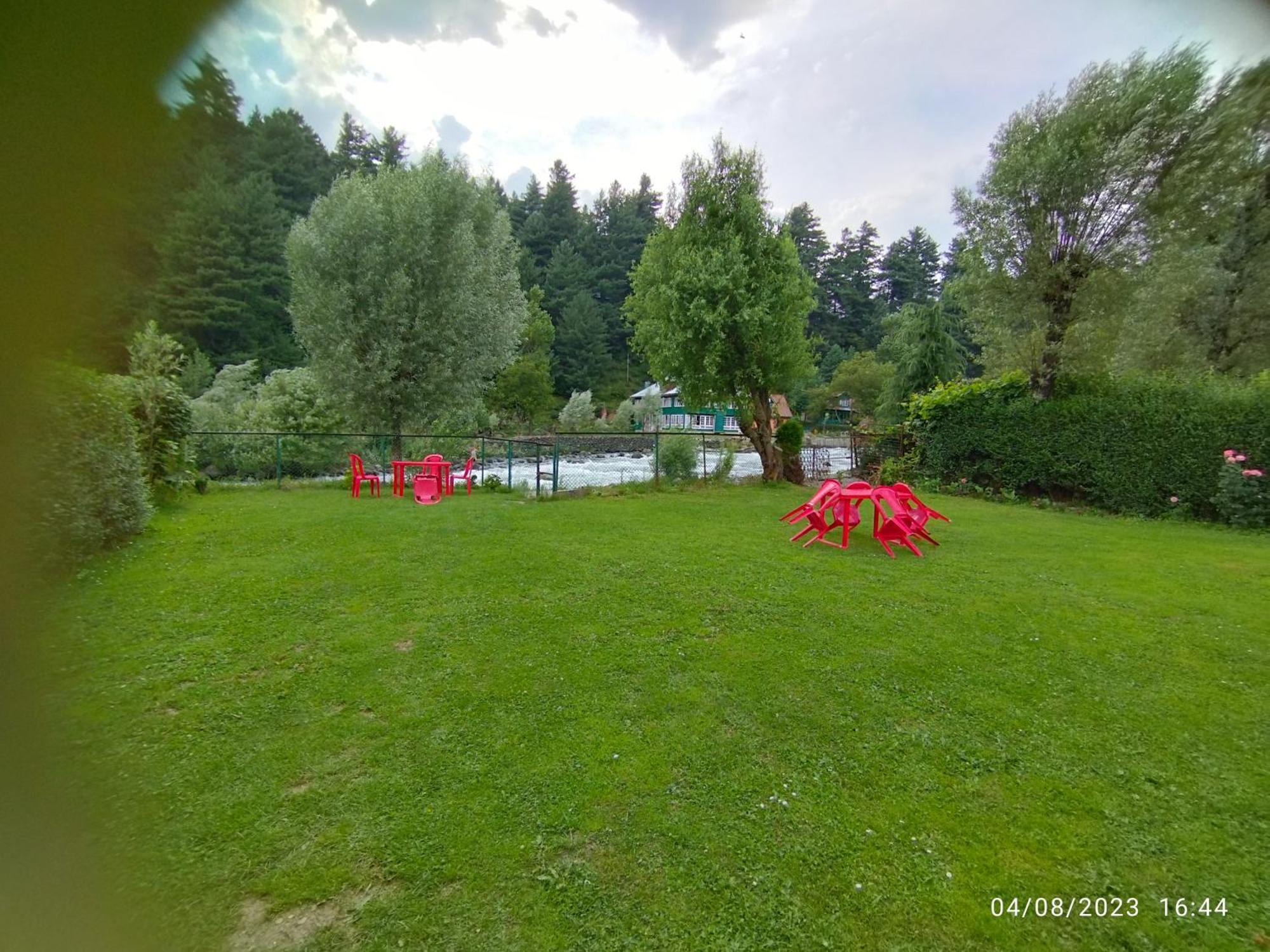 Hotel Lidder Palace Pahalgam Luaran gambar