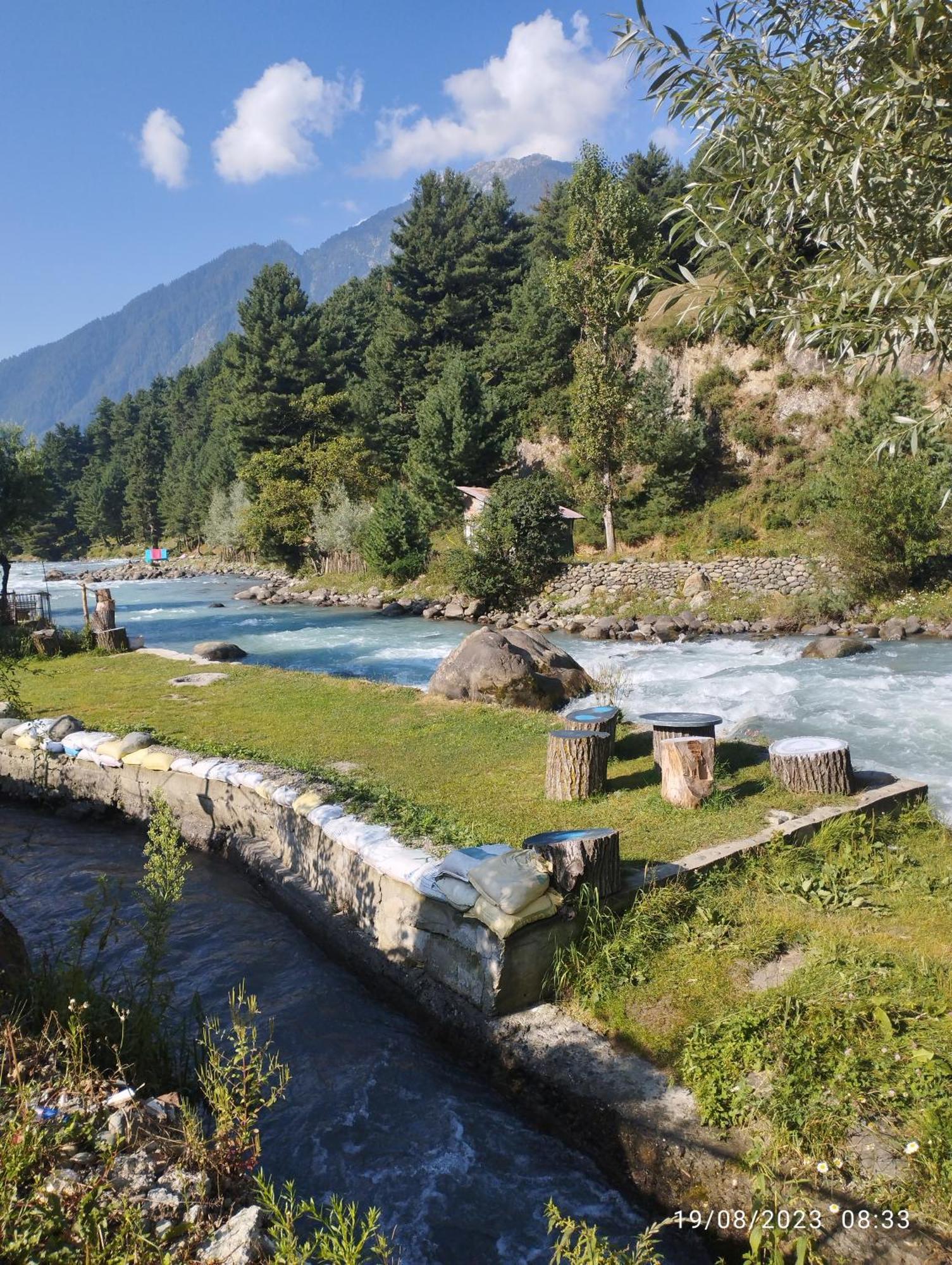 Hotel Lidder Palace Pahalgam Luaran gambar